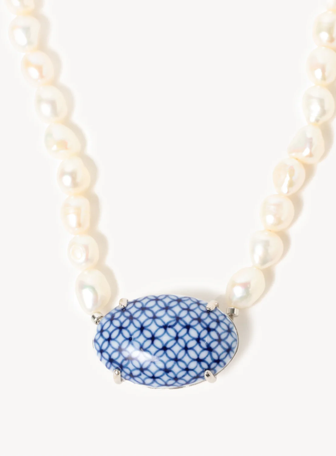 Arita Ware Motif Pearl Short Necklace