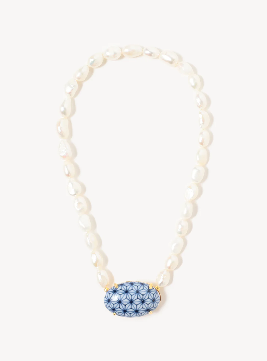 Arita Ware Motif Leaf Pearl Short Necklace