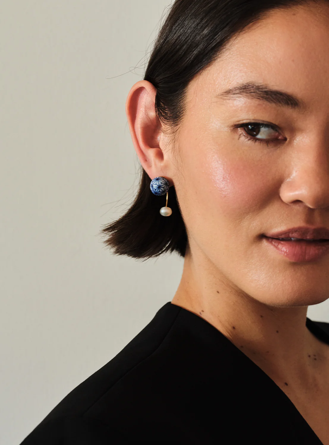 Arita Ware Motif Hemp Leaf Drop Pearl Earrings