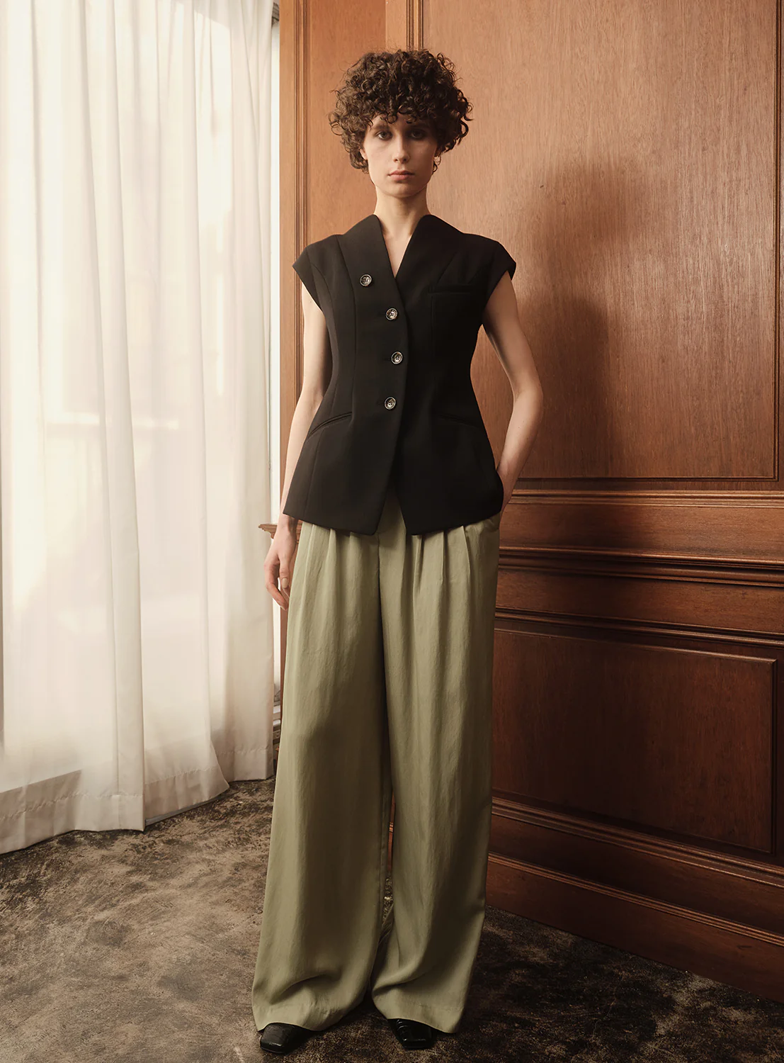 Sesilia Sleeveless Jacket